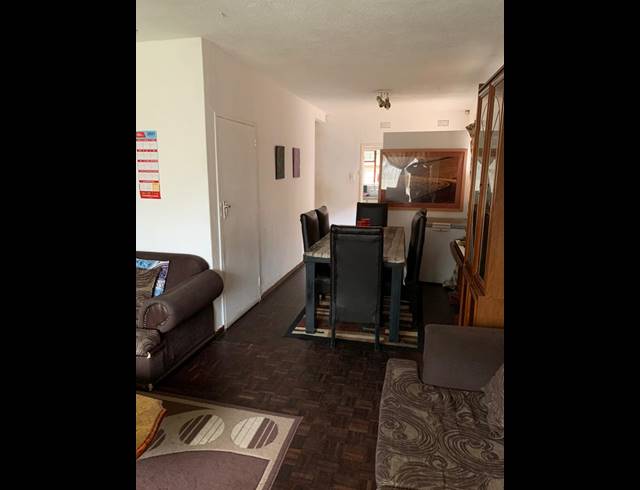 2 BEDROOM TOWNHOUSE FOR SALE IN WINDSOR EAST